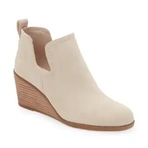Tom’s Kallie Wedge Ankle bootie EUC. See pictures size 7